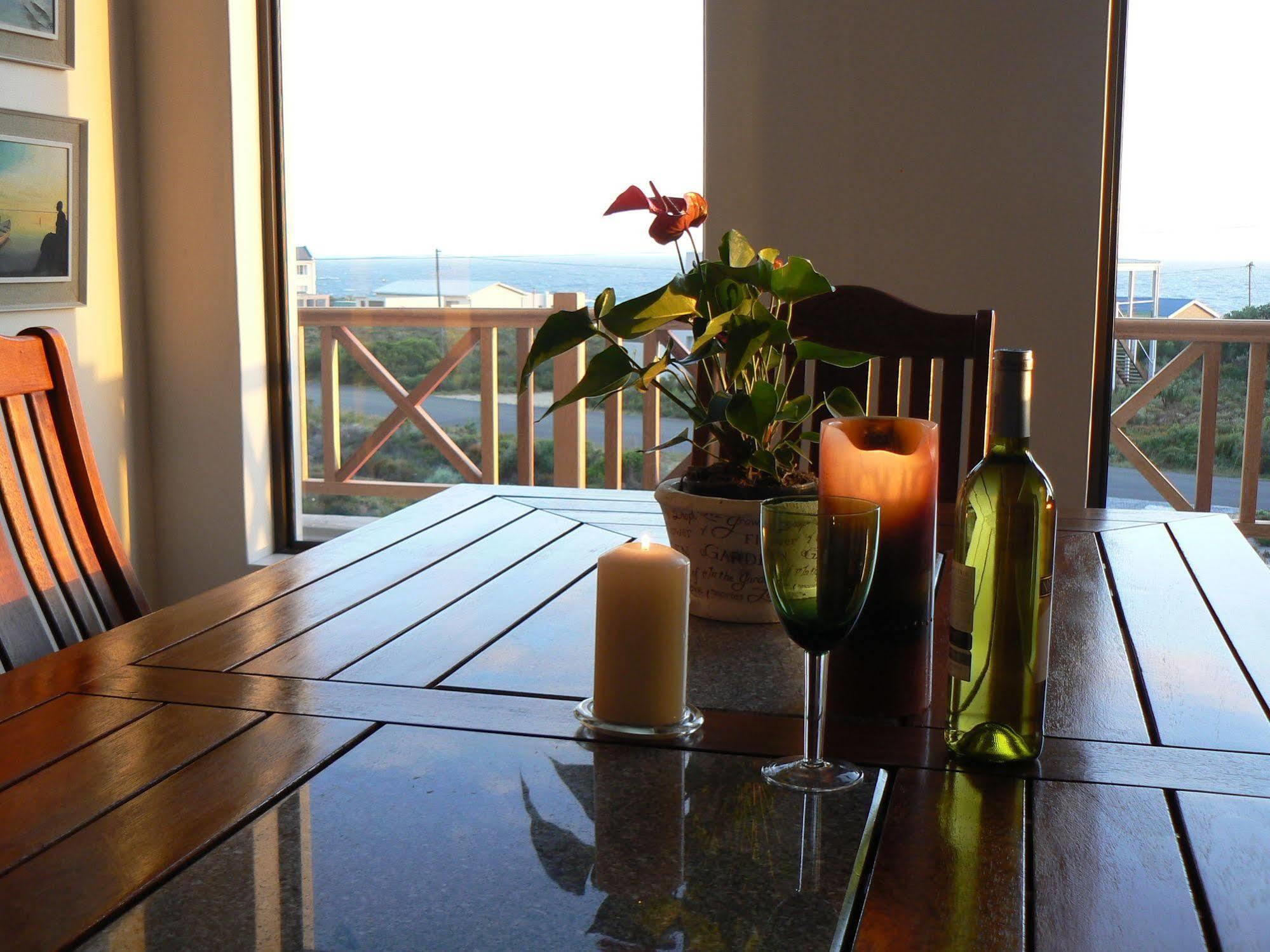 Van Den Berg'S Guesthouse Betty's Bay Eksteriør billede