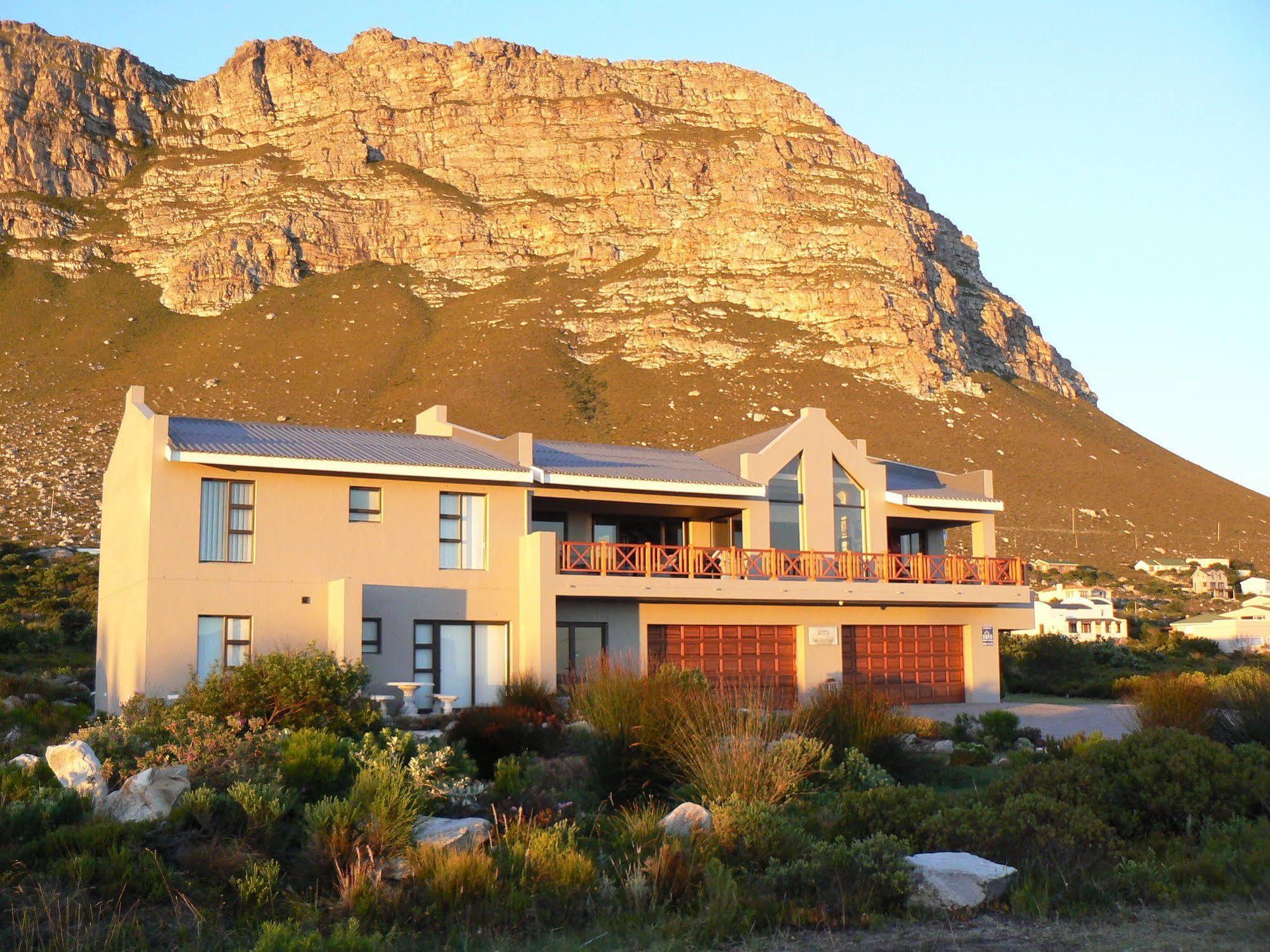Van Den Berg'S Guesthouse Betty's Bay Eksteriør billede