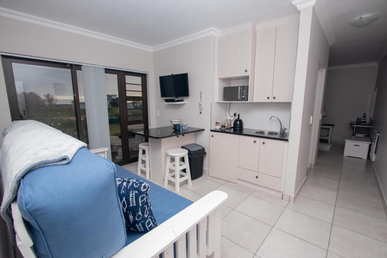 Van Den Berg'S Guesthouse Betty's Bay Eksteriør billede