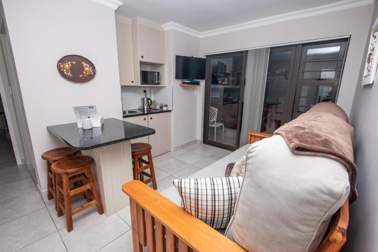 Van Den Berg'S Guesthouse Betty's Bay Eksteriør billede