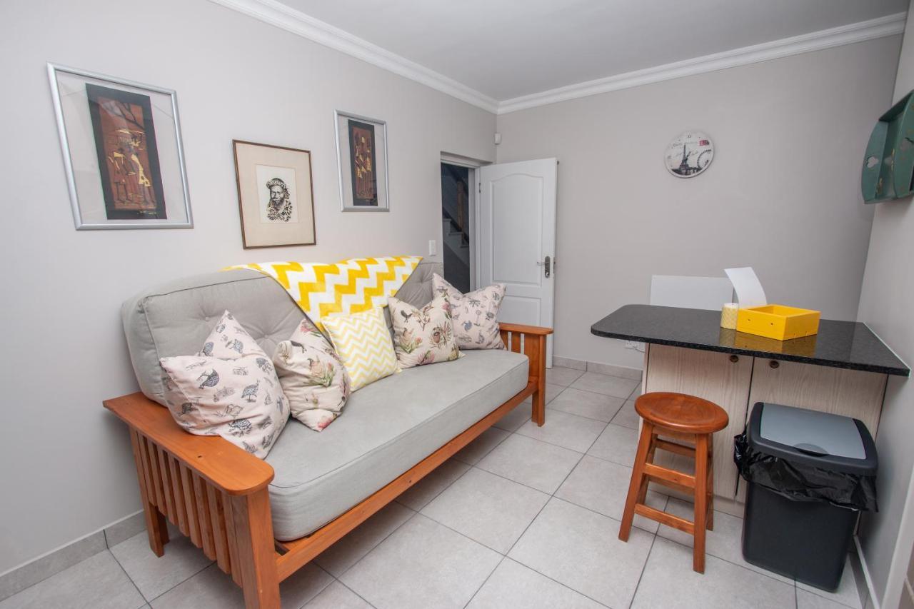Van Den Berg'S Guesthouse Betty's Bay Eksteriør billede